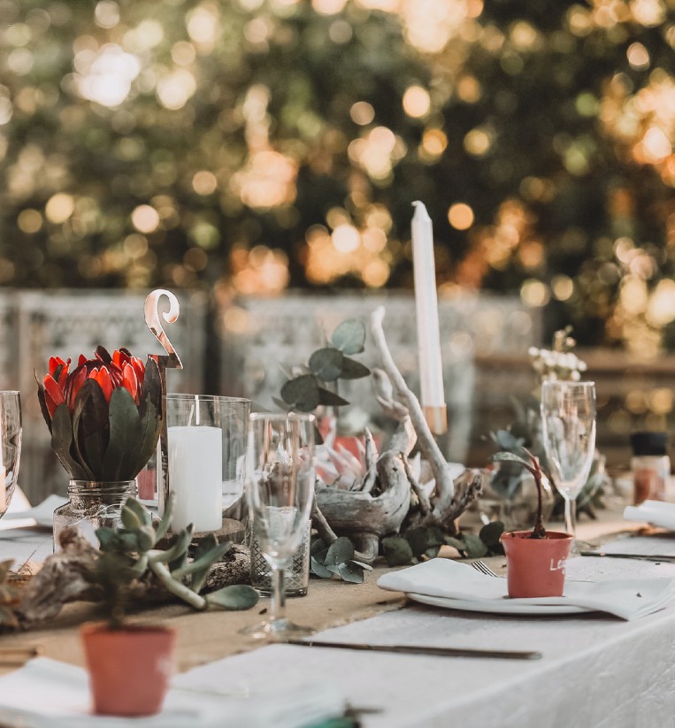 Decor floral masa mirilor